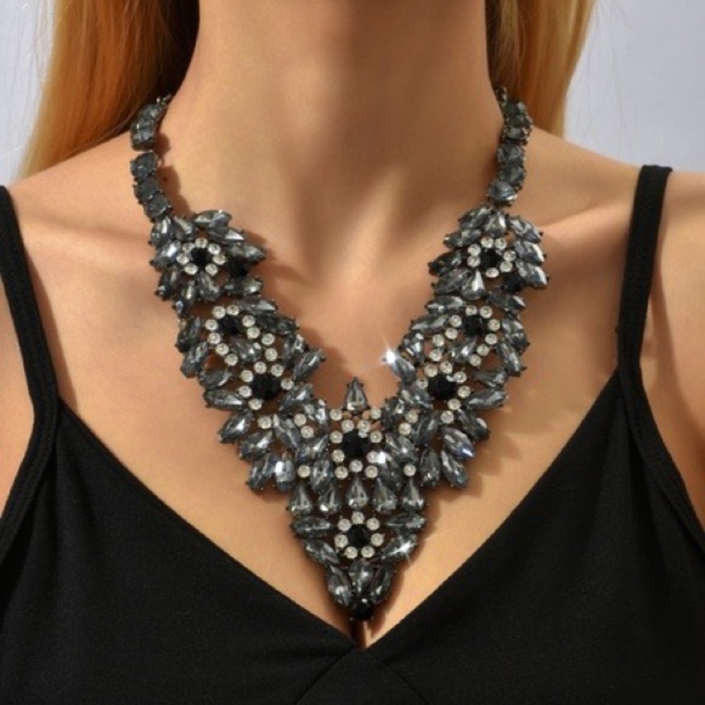 Retro Geometric Rhinestone Bib Style Statement Necklace